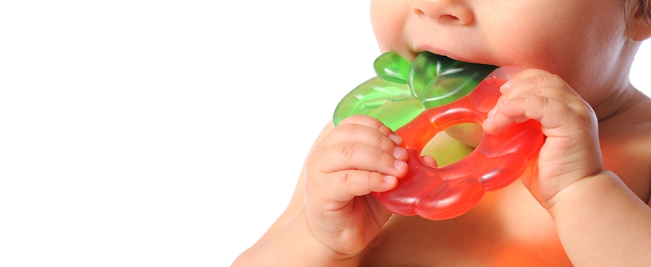 Menos incômodo para os bebês na chegada dos primeiros dentes