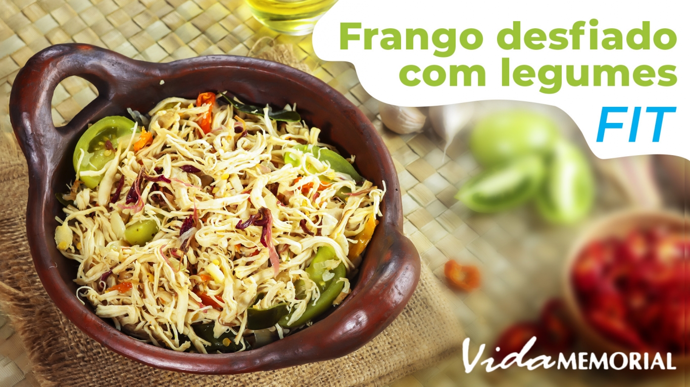 Receita de frango desfiado com legumes fit